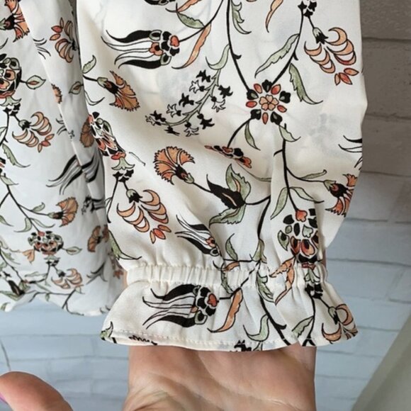 NWT Jack by BB Dakota Ivory Floral Garden Party Romper - Picture 8 of 16